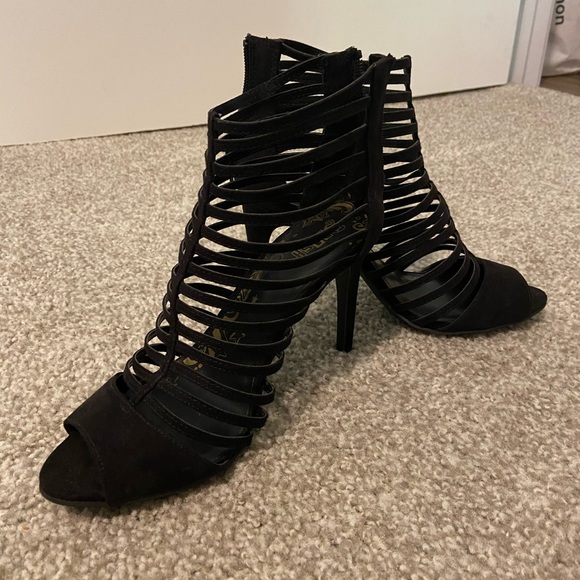 NEVER WORN Trash black high heels size 7.5 - Picture 3 of 7